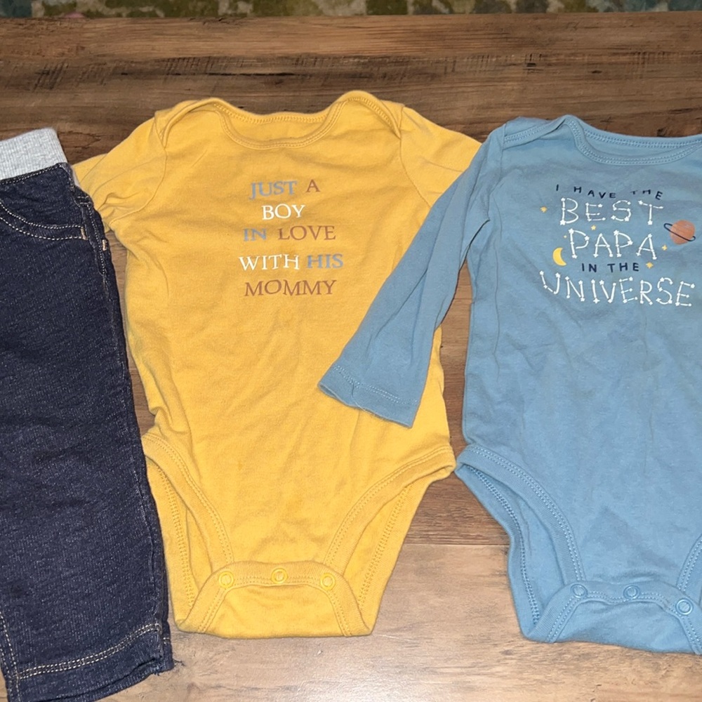 Carter’s Outfit bundle size 12 months